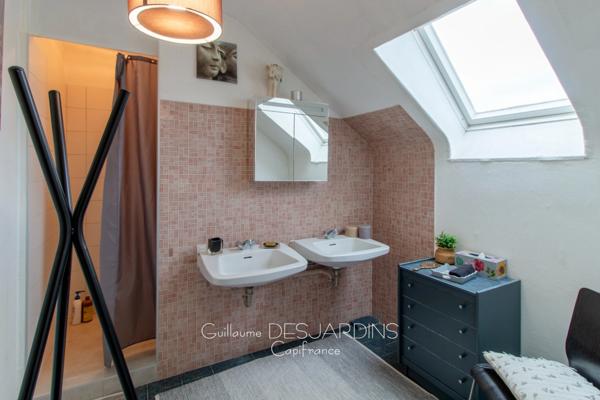 Maison Familiale 9 pièces avec sous-sol complet L'AIGLE (61)