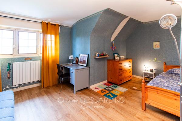 Maison Familiale 9 pièces avec sous-sol complet L'AIGLE (61)