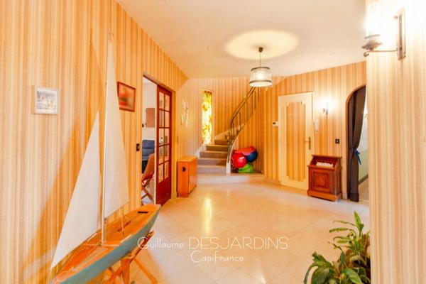 Maison Familiale 9 pièces avec sous-sol complet L'AIGLE (61)