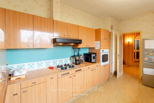 Maison Familiale 9 pièces avec sous-sol complet L'AIGLE (61)