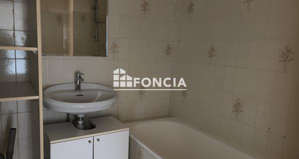 À vendre Appartement 2 pièces 48 m² - Six-fours-les-plages 83140