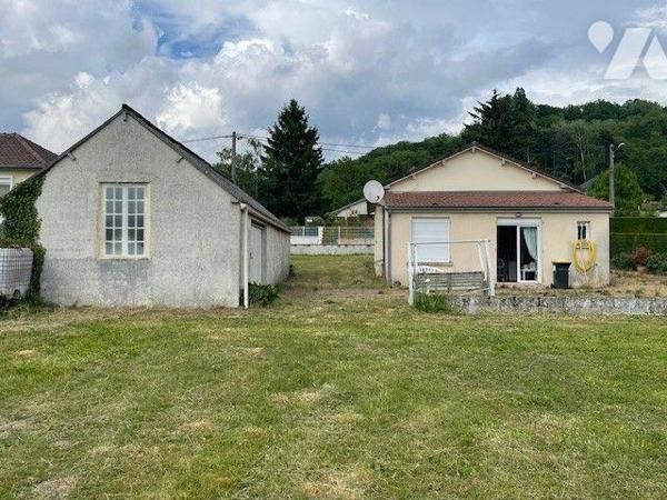 Une maison avec demi-niveau située à ATTICHY (Oise - Axe Compiègne / Noyon) comprenant pièce de...