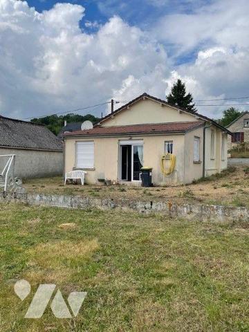 Une maison avec demi-niveau située à ATTICHY (Oise - Axe Compiègne / Noyon) comprenant pièce de...