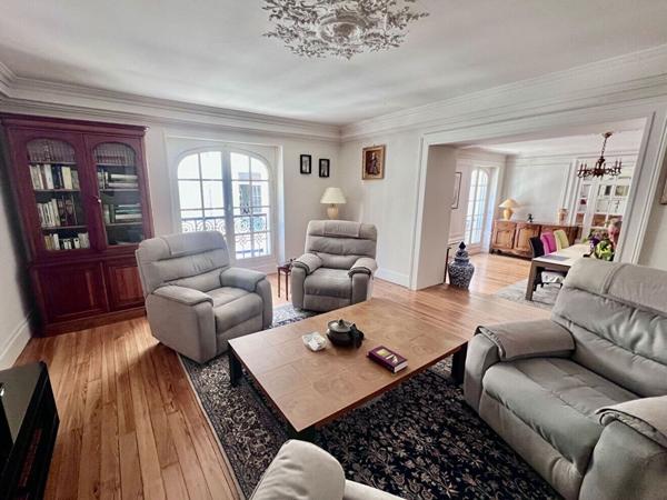 Place Royale Pau appartement Haussmanien 4 pièce(s) , cave et chambre de bonne