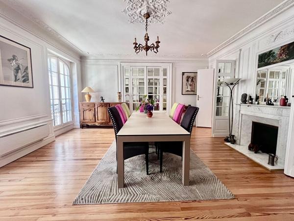 Place Royale Pau appartement Haussmanien 4 pièce(s) , cave et chambre de bonne