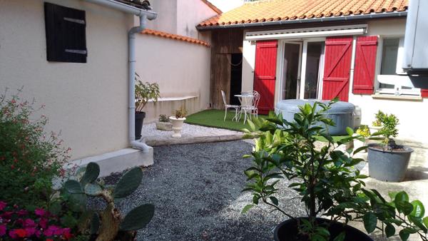 Maison à GOURGE, 79200 - 4 pièces 278m²