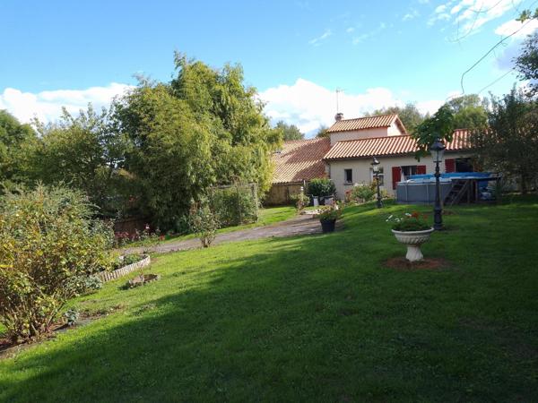 Maison à GOURGE, 79200 - 4 pièces 278m²