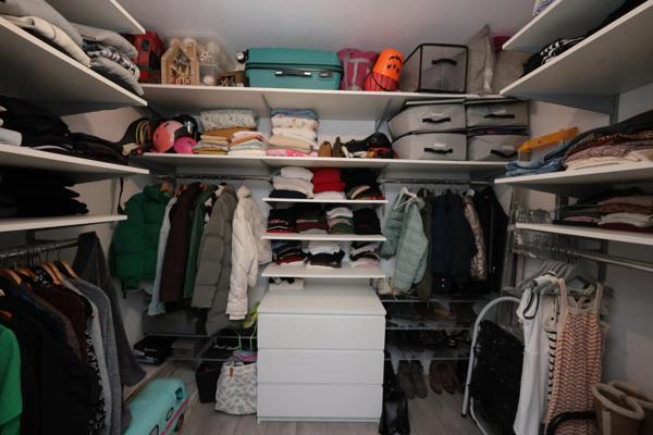 superbe 3 pièces de 72 m² dans une résidence standing et sécurisée  avec tennis, piscine et vaste espaces verts