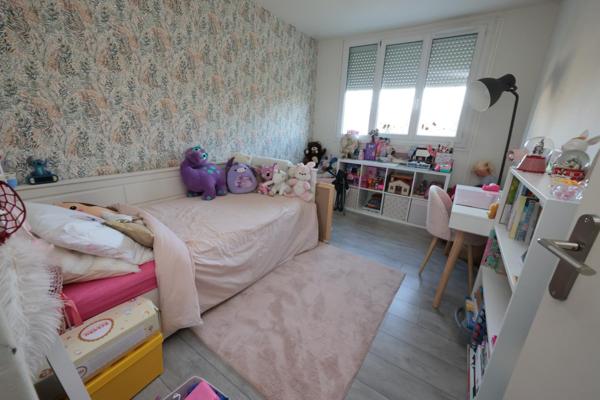 superbe 3 pièces de 72 m² dans une résidence standing et sécurisée  avec tennis, piscine et vaste espaces verts