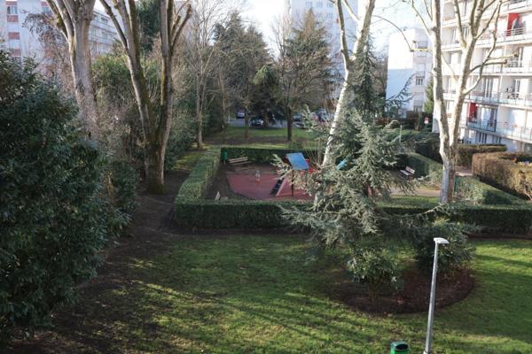 superbe 3 pièces de 72 m² dans une résidence standing et sécurisée  avec tennis, piscine et vaste espaces verts