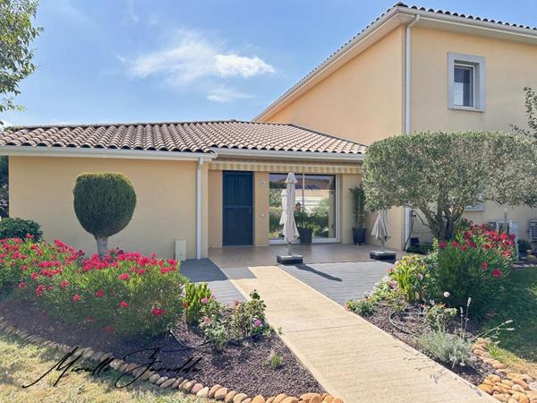 A VENDRE VILLA  Jonquieres Saint Vincent 3 chambres de 107m² avec terrasse et  parking