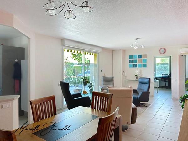 A VENDRE VILLA  Jonquieres Saint Vincent 3 chambres de 107m² avec terrasse et  parking