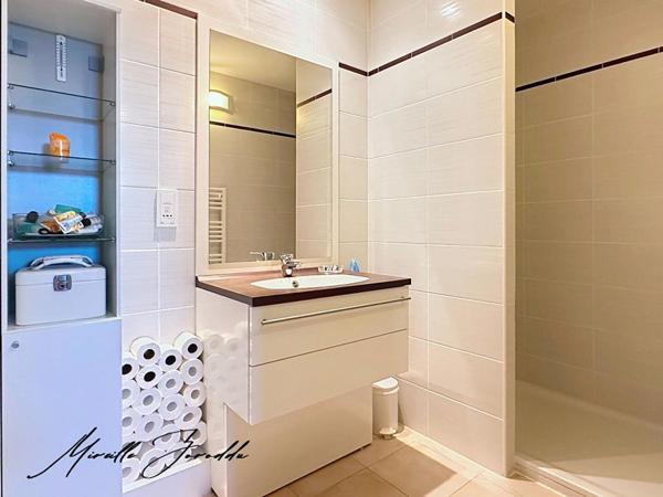 A VENDRE VILLA  Jonquieres Saint Vincent 3 chambres de 107m² avec terrasse et  parking