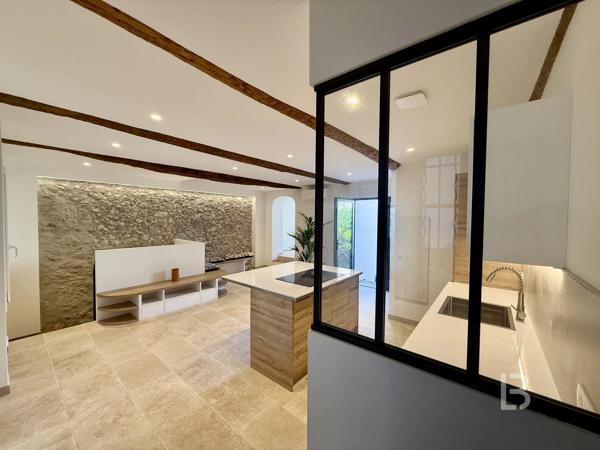 Rare sur le marché : Élégant duplex avec jardin au cœur du Vieil Antibes