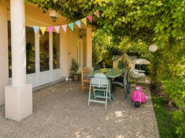 Maison à vendre 8 pièces LES MARTRES DE VEYRE (63)