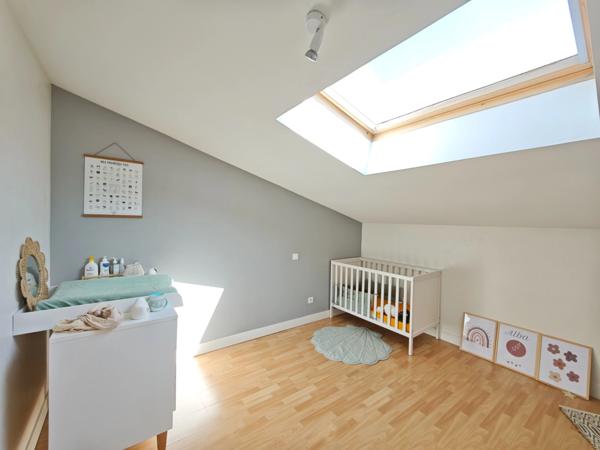 Maison à vendre 8 pièces LES MARTRES DE VEYRE (63)