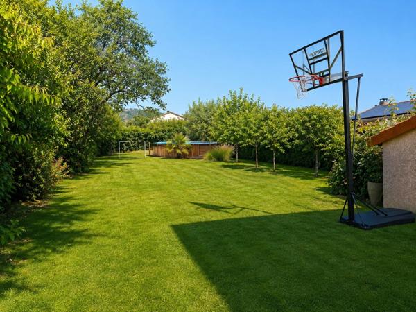 Maison à vendre 8 pièces LES MARTRES DE VEYRE (63)