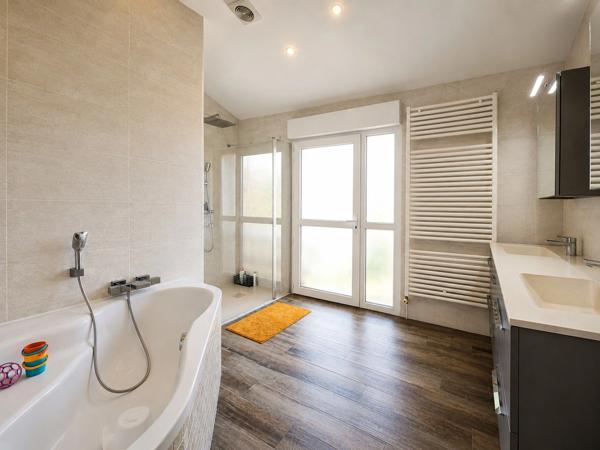 Maison à vendre 8 pièces LES MARTRES DE VEYRE (63)