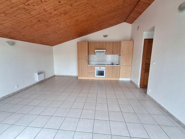 17220 SALLES SUR MER Ensemble immobilier de 2 maisons