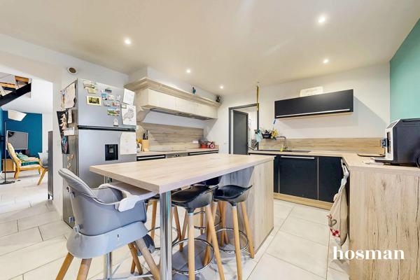 Charmante maison rénovée de 6 pièces de 163 m² avec terrasse et dépendances - Charcenne