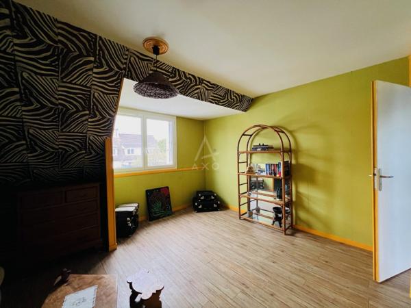 PESSAC - QUARTIER RESIDENTIEL CALME - MAISON 5 PIECES -93 m² - GARAGE - JARDIN