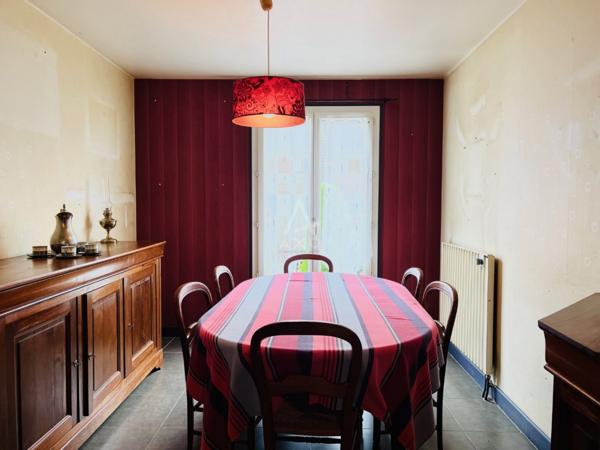 PESSAC - QUARTIER RESIDENTIEL CALME - MAISON 5 PIECES -93 m² - GARAGE - JARDIN