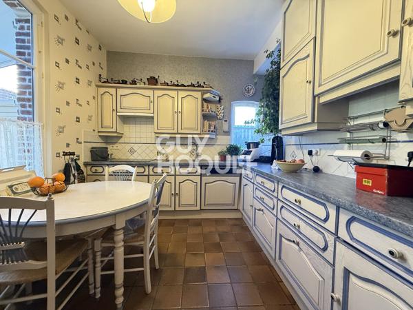 Maison Bourgeoise de Prestige à Vendre à Clermont - 6 Pièces, 130 m²
