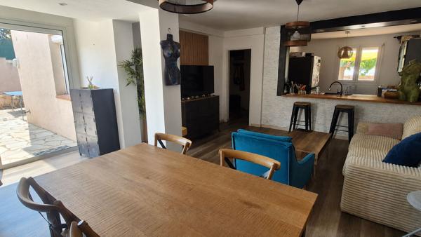 Maison familiale 108.5m² 4 chambres avec deux suites, garage aménagé et jardin