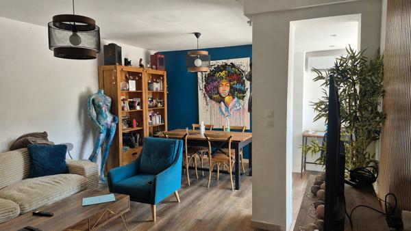 Maison familiale 108.5m² 4 chambres avec deux suites, garage aménagé et jardin