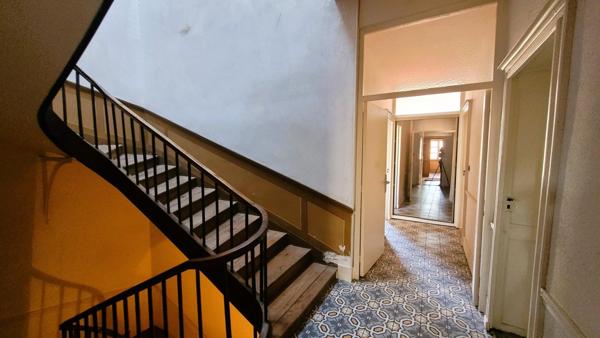 MAISON BOURGEOISE T6 - JARDIN - GARAGE - DEPENDANCE