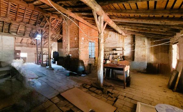 MAISON BOURGEOISE T6 - JARDIN - GARAGE - DEPENDANCE