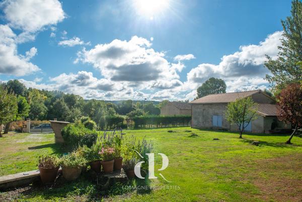 Beaumont-de-Lomagne (82500) Charmante propriété de deux maisons alliant caractère et confort