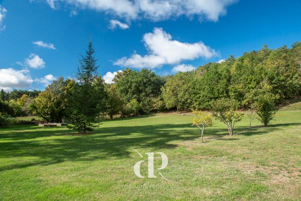 Beaumont-de-Lomagne (82500) Charmante propriété de deux maisons alliant caractère et confort