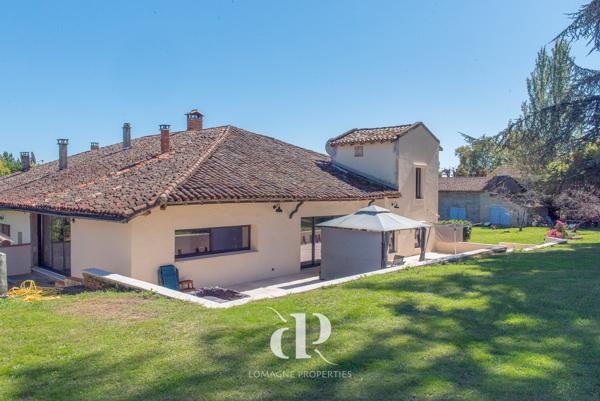 Beaumont-de-Lomagne (82500) Charmante propriété de deux maisons alliant caractère et confort