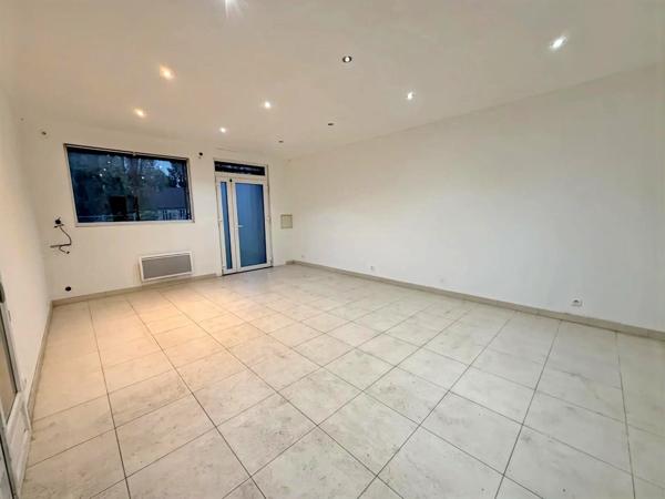 Vente                                                      Immeuble
                        
                     5 pièces                                         à Gournay-en-Bray