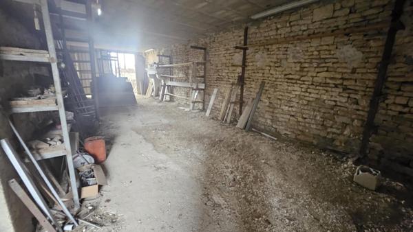 Euffigneix : 255 m² de potentiel brut à transformer selon vos envies