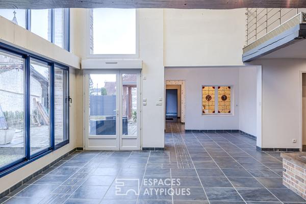 Maison style loft avec belle piscine et garage