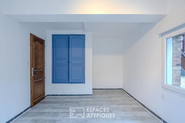 Maison style loft avec belle piscine et garage