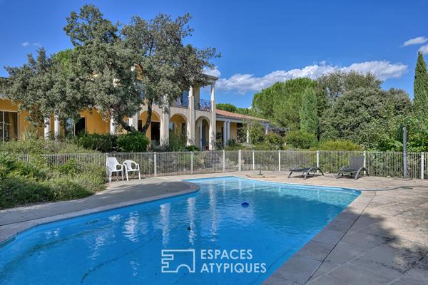 Elégante villa d’architecte et son parc de 3 400 m²