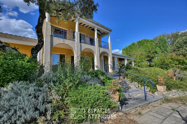Elégante villa d’architecte et son parc de 3 400 m²
