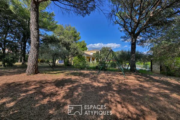 Elégante villa d’architecte et son parc de 3 400 m²