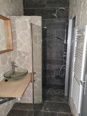 🏡 **Immeuble à rénover – Gros potentiel à Abreschviller !**