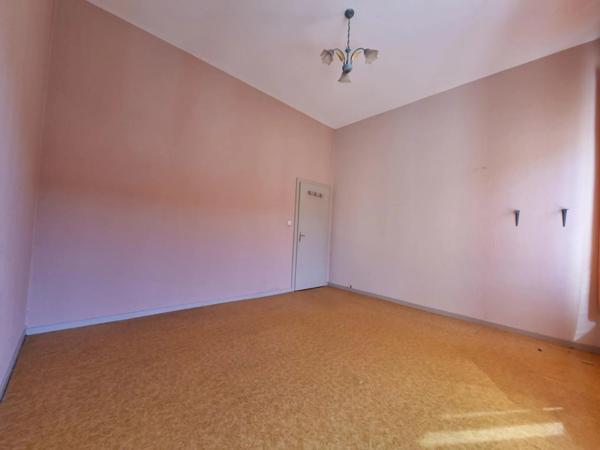 🏡 **Immeuble à rénover – Gros potentiel à Abreschviller !**