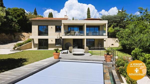 Vente Villa 6 pièces 203 m2 à Le Lavandou
