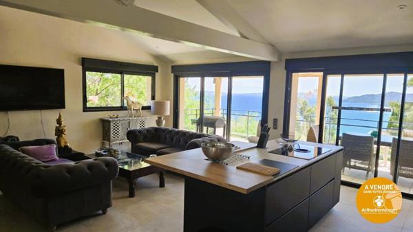Vente Villa 6 pièces 203 m2 à Le Lavandou