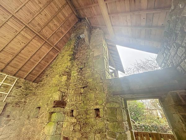 Charmante bâtisse à rénover