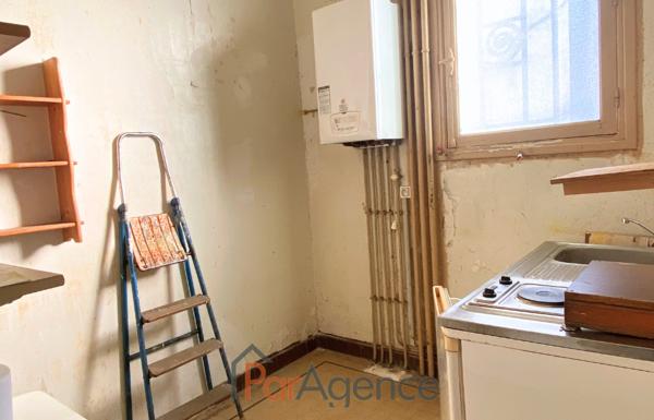 ROYAN LOCAL COMMERCIAL AVEC VITRINE CENTRE VILLE