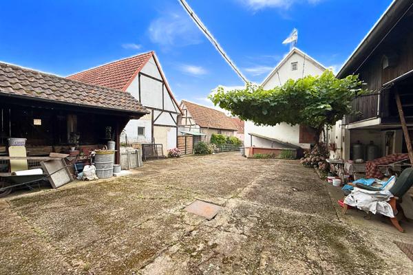Maison avec dépendances sur 11 ares de terrain