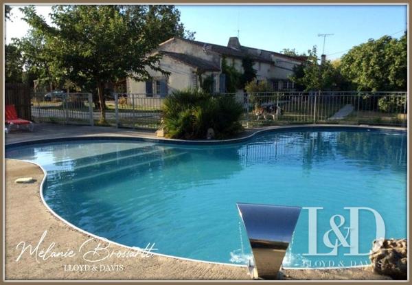 Longère et gites de 520 m² habitables, activité et revenus locatifs garantis