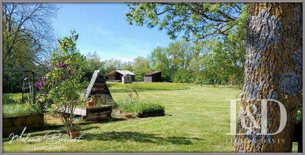 Longère et gites de 520 m² habitables, activité et revenus locatifs garantis